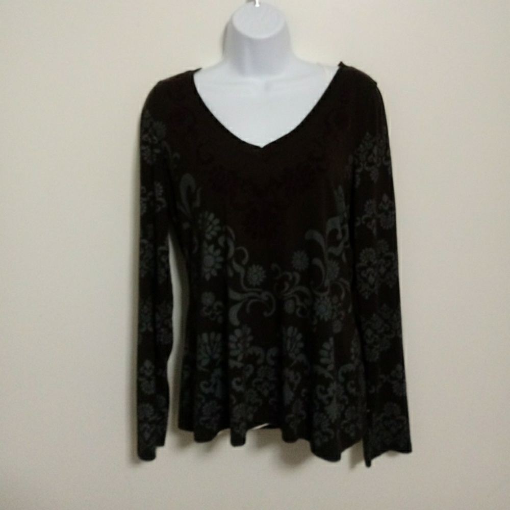 STAMP10 LONG SLEEVE V NECK TOP